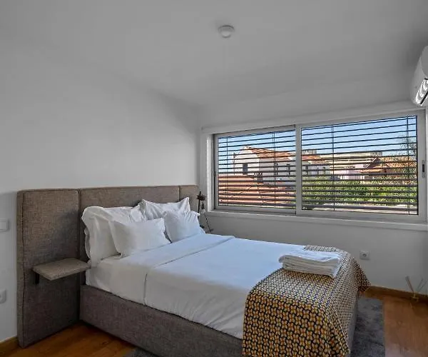 On - Poveiros * Порту